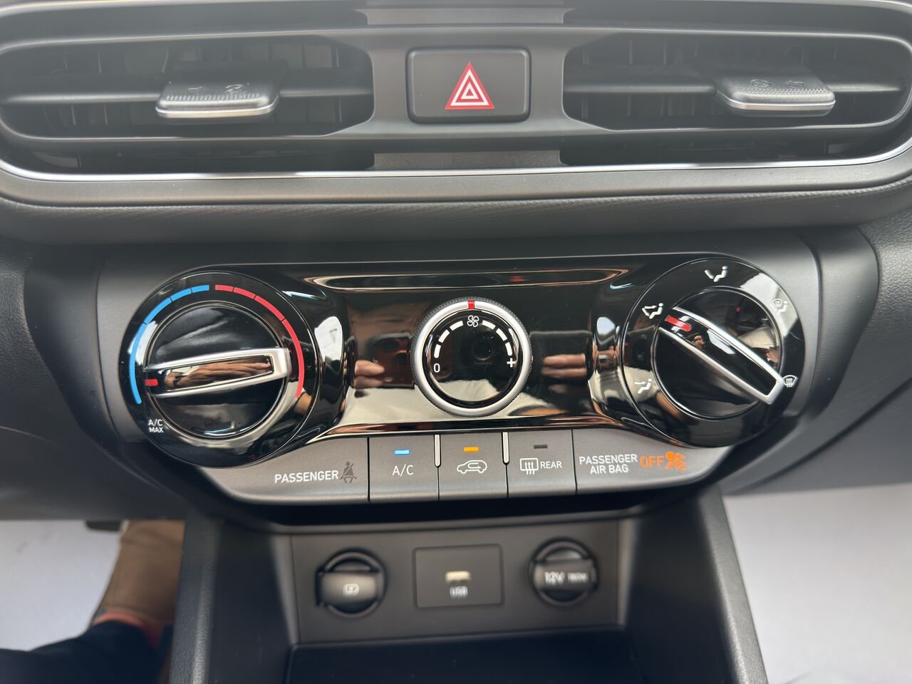 2022 Hyundai Kona Grey Thetford Mines - photo #25