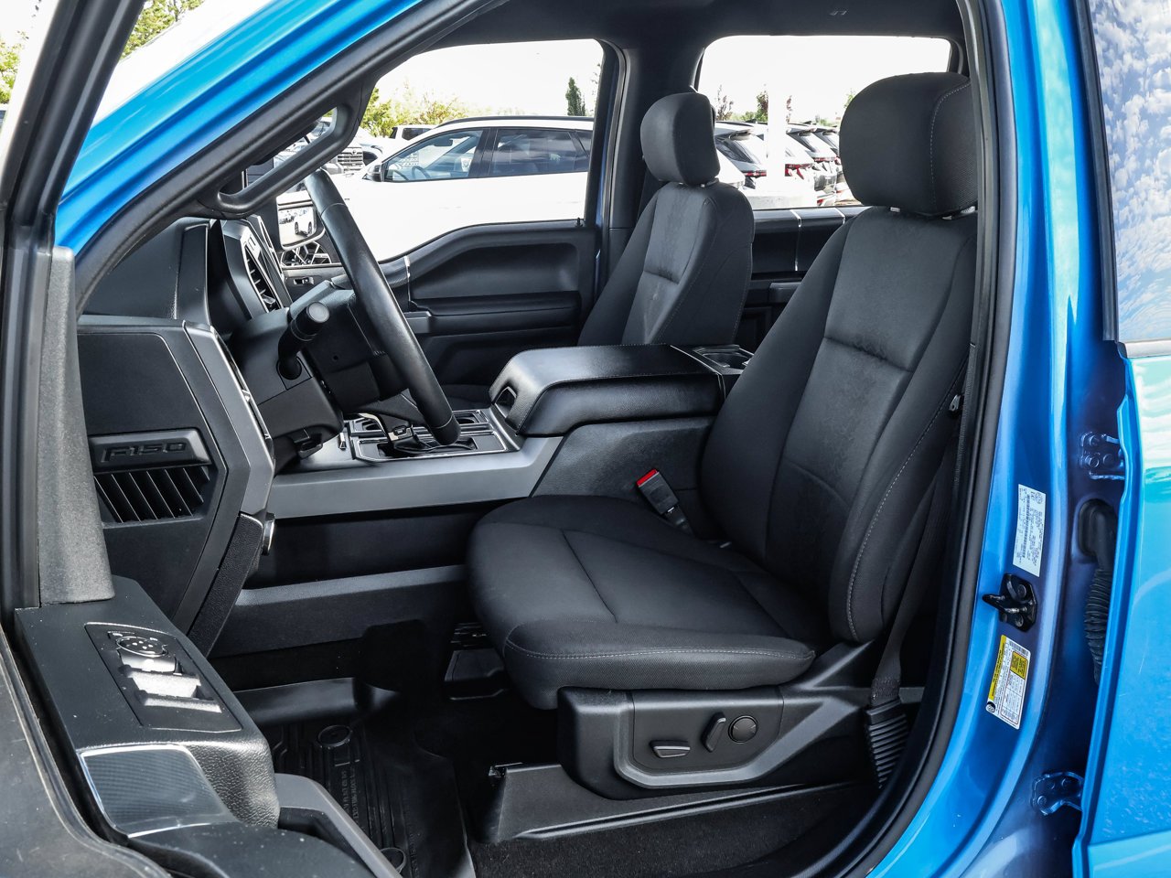 2020 Ford F-150 XLT 4WD SuperCrew 5.5' Box Blue Sherwood Park - photo #13
