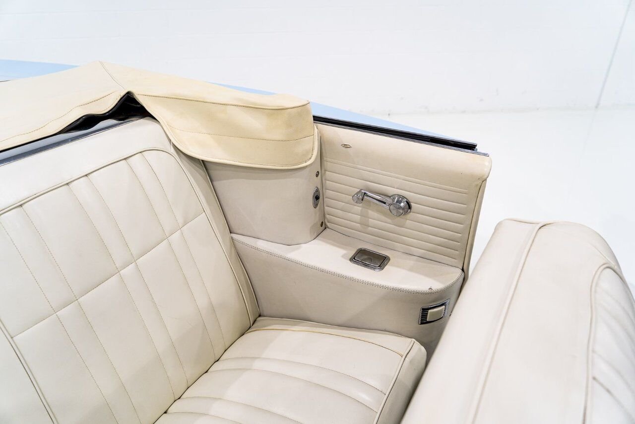 Pontiac Bonneville **PRICE IN USD** 1964 Bleu Montréal - photo #58