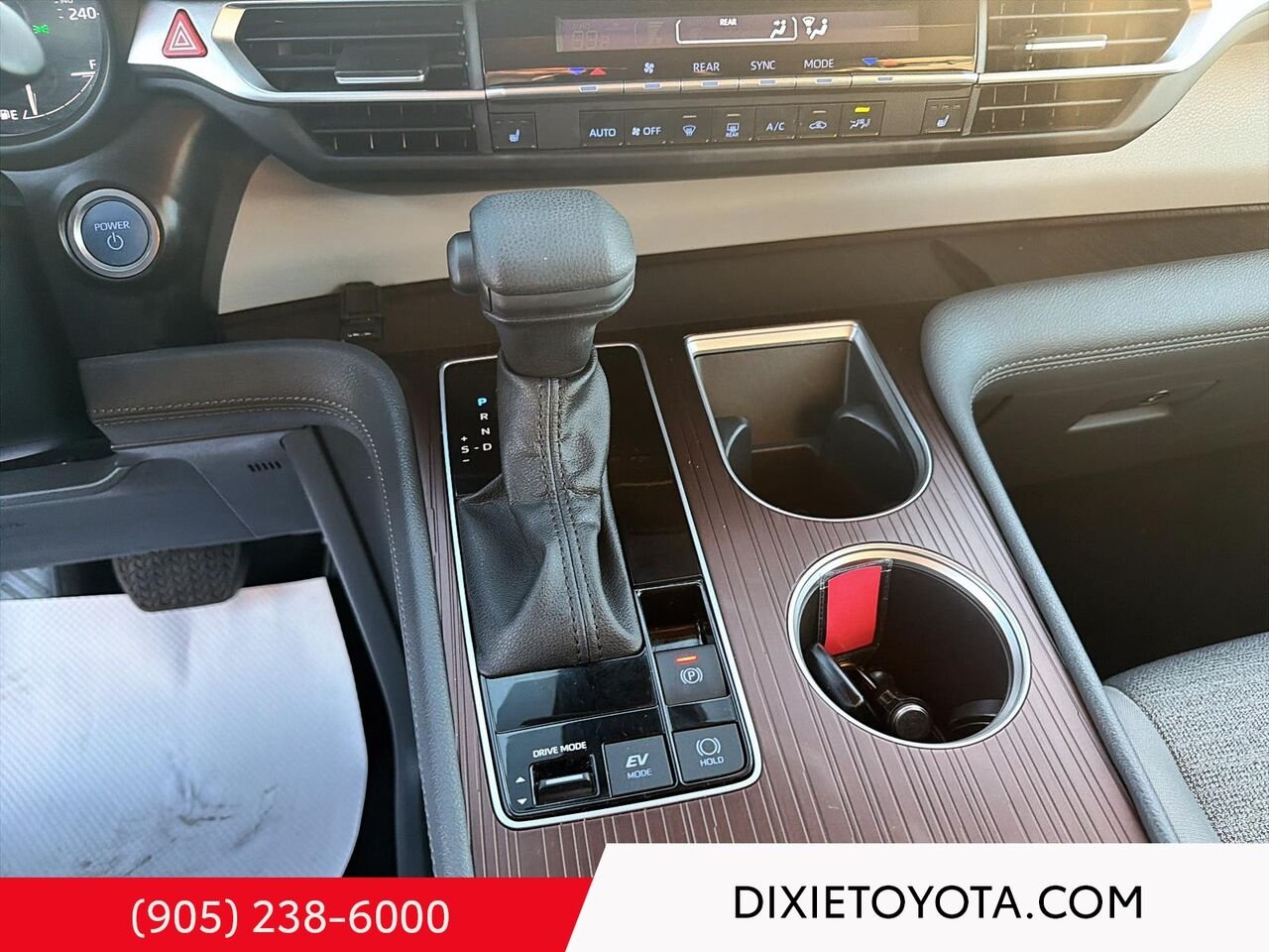2023 Toyota Sienna HYBRID LE AWD / HEATED SEATS / TOYOTA SAFETY SENSE / CARPLAY AND ANDROID AUTO Black Mississauga - photo #15