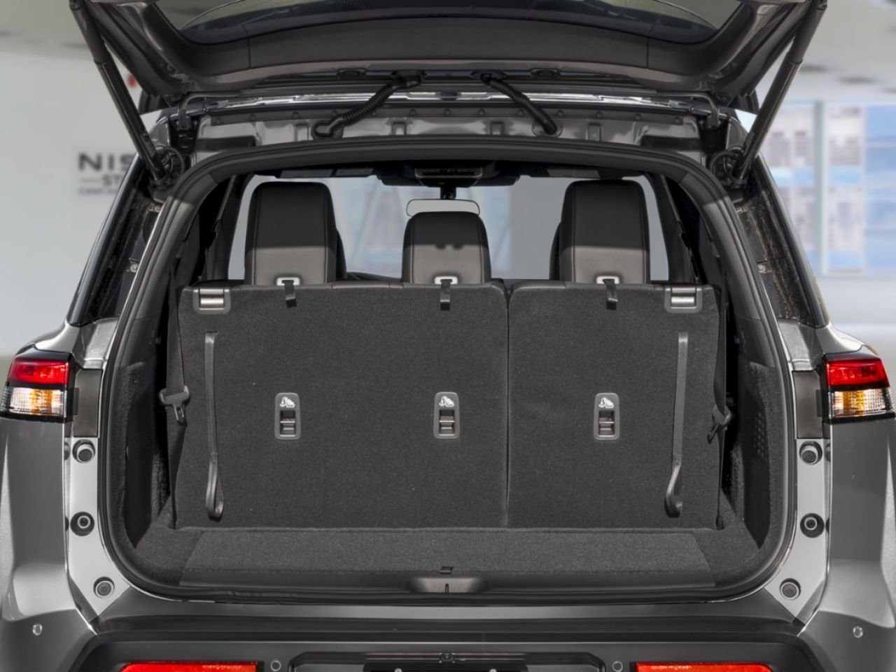Nissan Pathfinder 2026 Gris rocher nacré/Noir intense Ste-Agathe des Monts - photo #5
