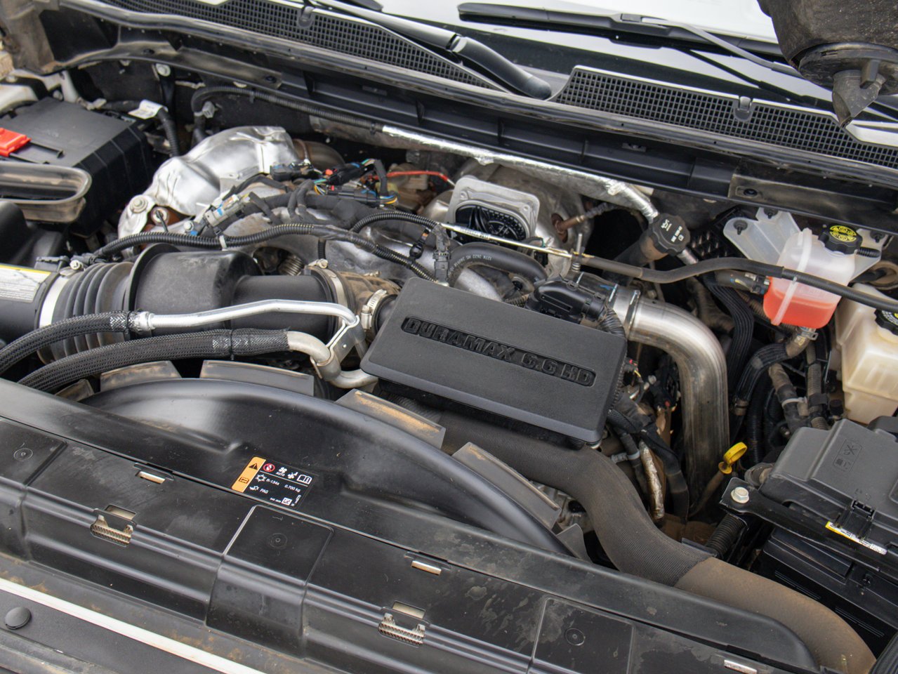 2025 Chevrolet Silverado 3500HD 4WD Crew Cab 159 LT White Sherwood Park - photo #17