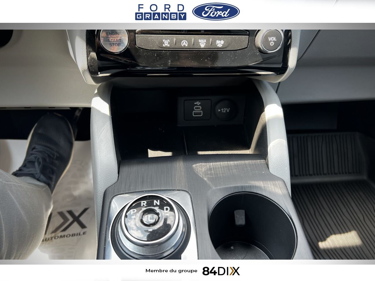 2025 Ford Escape White Granby - photo #18