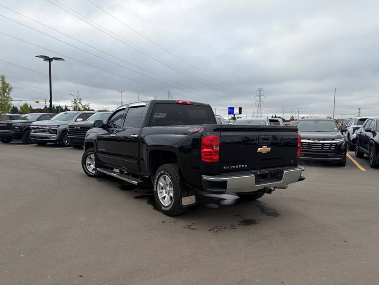 2017 Chevrolet Silverado 1500 4WD Crew Cab 143.5 LT w/1LT Black Sherwood Park - photo #3