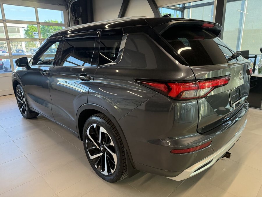 Mitsubishi Outlander GT Premium S-AWC, Toit pano, Volant chauffant 2024 Gris