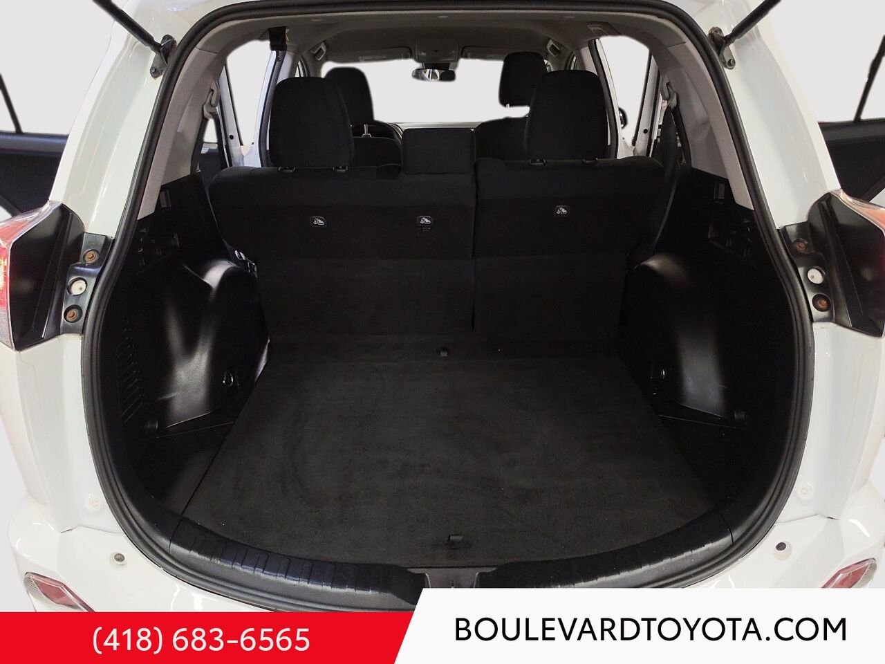 2018 Toyota RAV4 100160A-117 | LE White Québec - photo #18