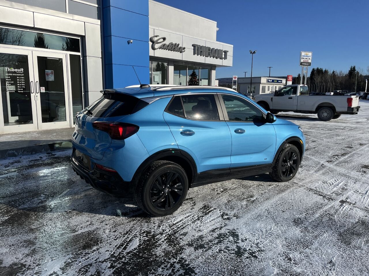 2026 BUICK Encore GX Tourisme sport 4 portes TI Aquamarine Blue Metallic Montmagny - photo #2