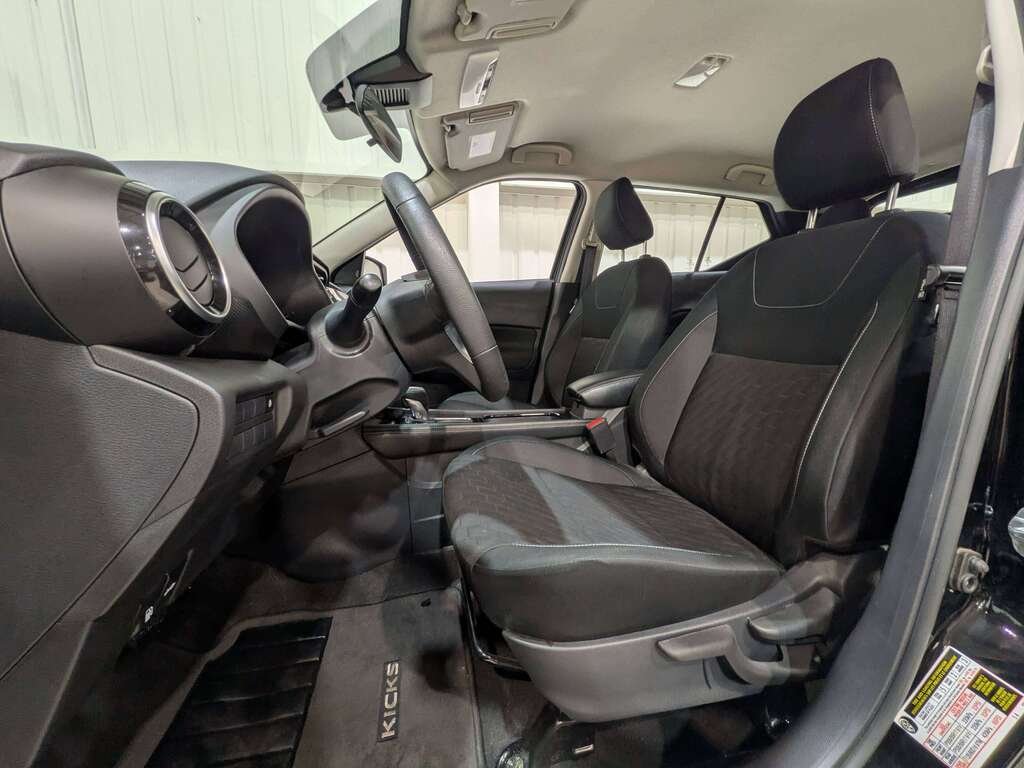 Nissan Kicks SV FWD 2024 Noir Val-David - photo #1