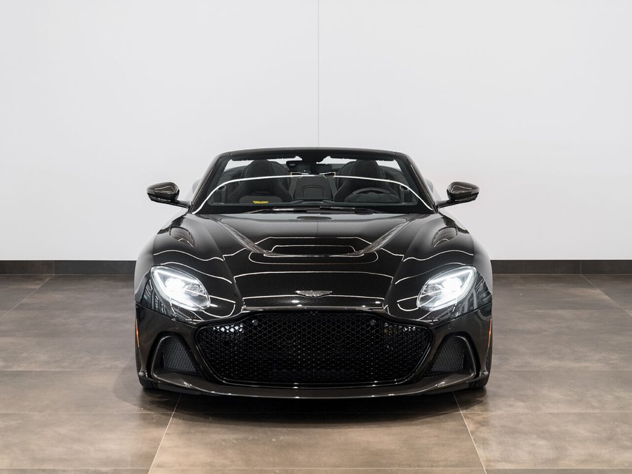 Aston Martin DBS 2023 2023