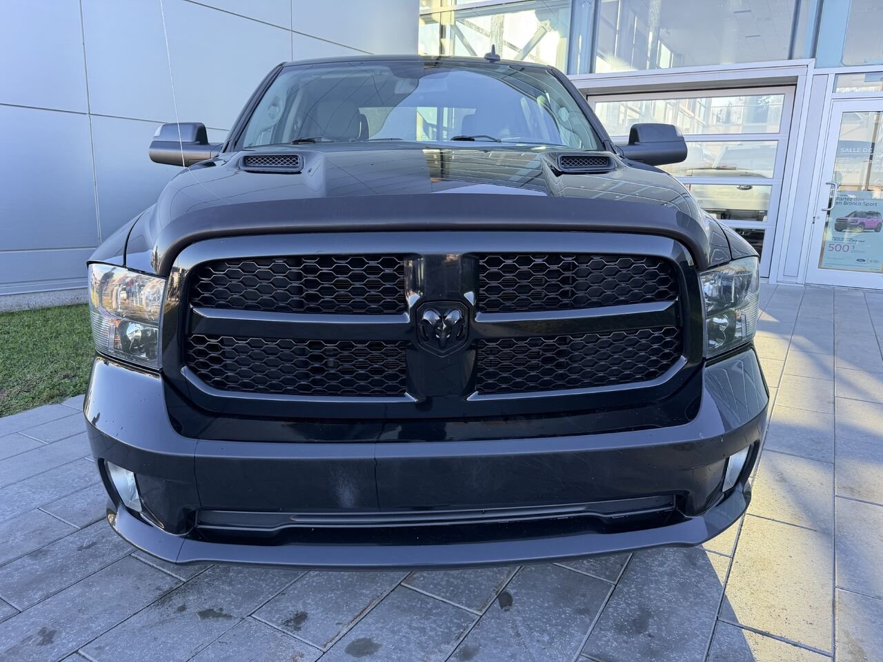 2020 Ram 1500 Classic Black Saint-Jérôme - photo #2