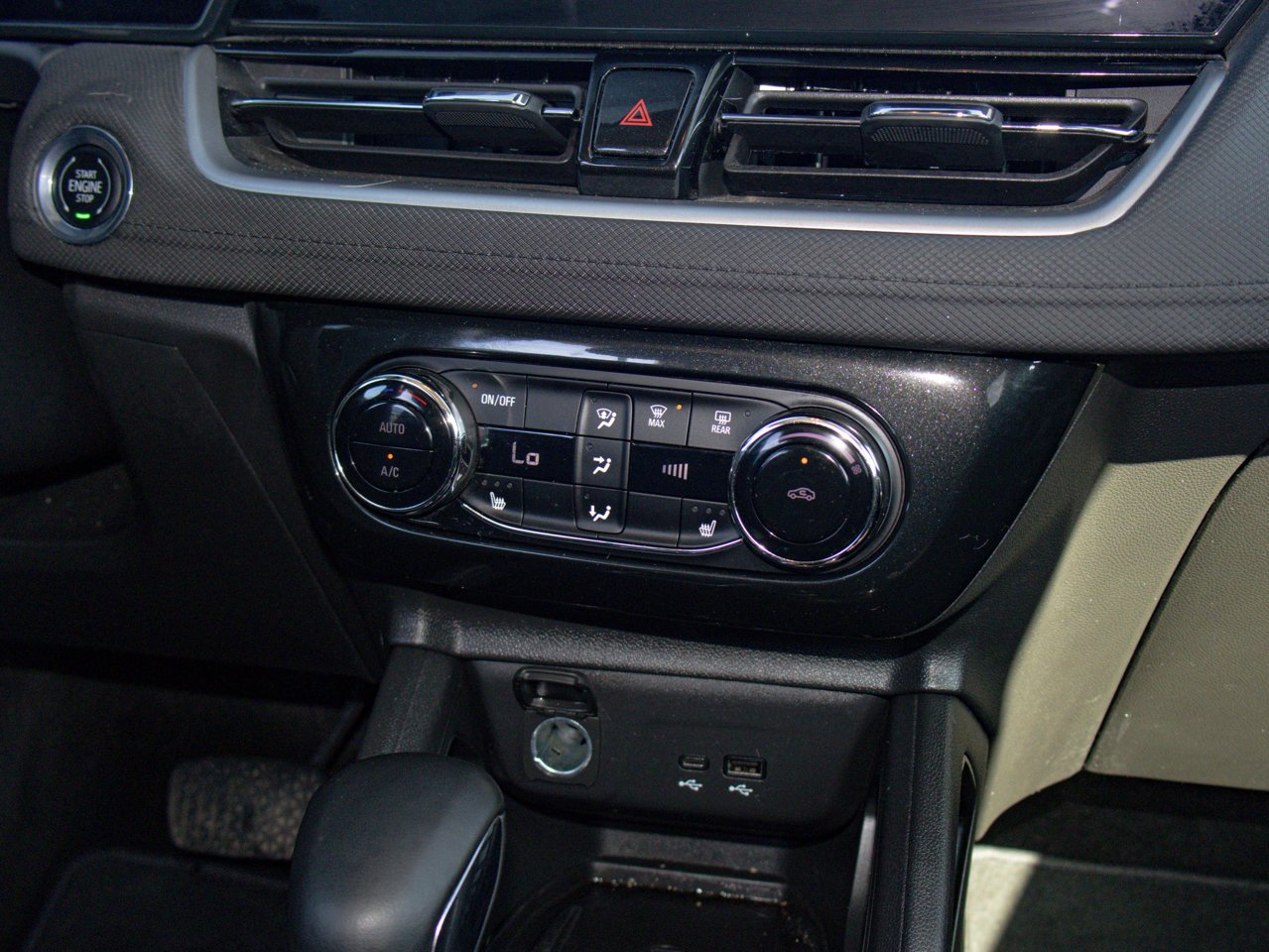 2024 Chevrolet Trailblazer AWD 4dr LT Black Sherwood Park - photo #27