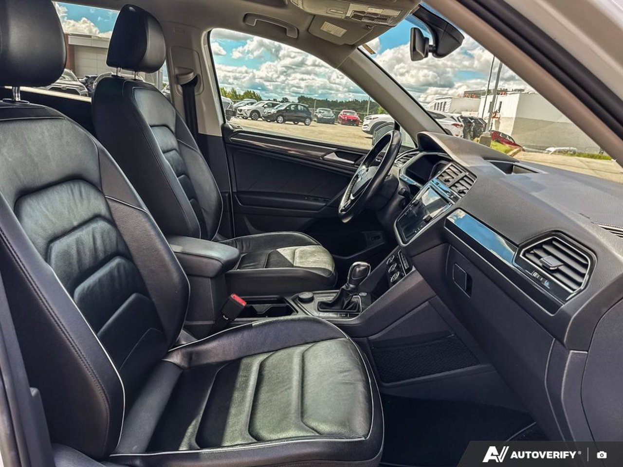 2019 Volkswagen Tiguan 3VV4B7AX0KM131950 Mirabel - photo #24