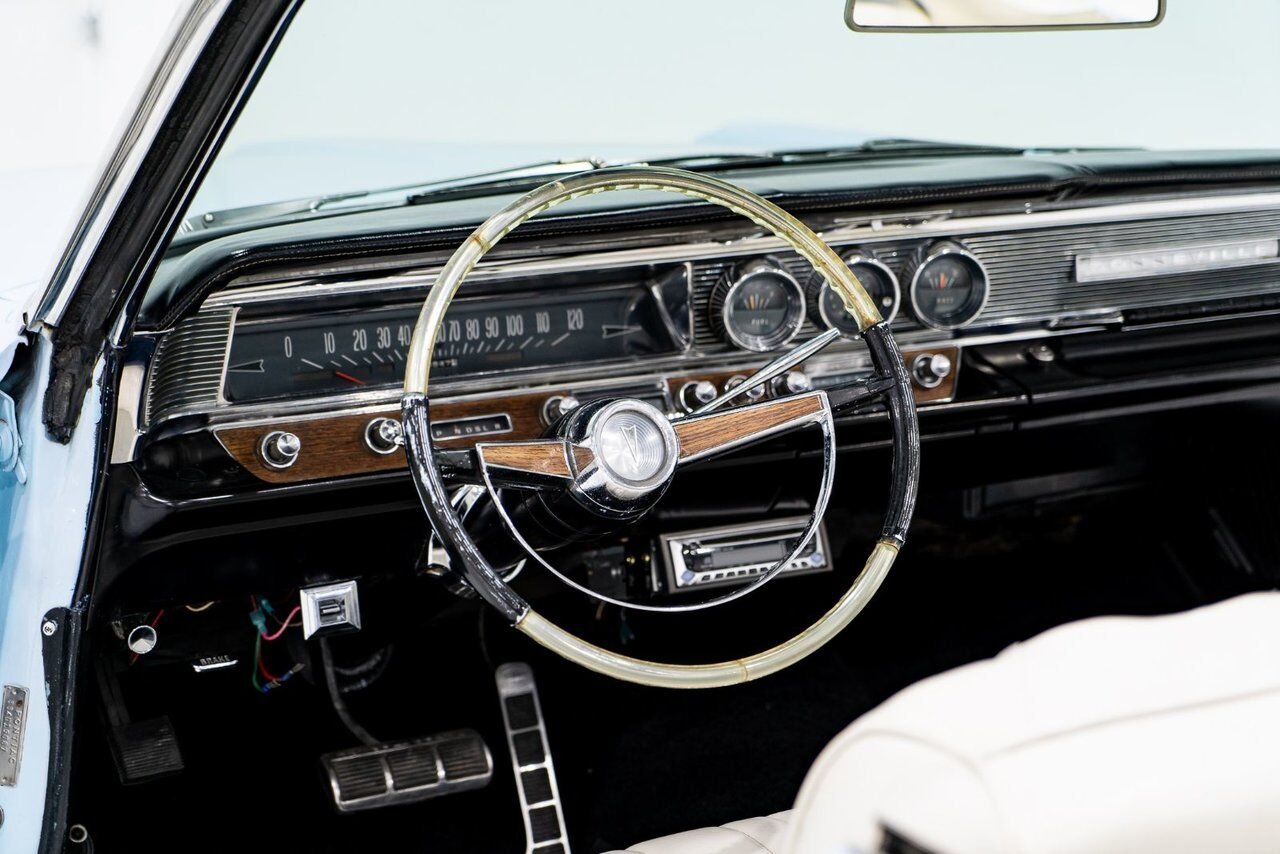 Pontiac Bonneville **PRICE IN USD** 1964 Bleu Montréal - photo #11