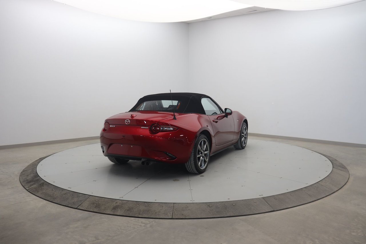 2023 Mazda MX-5 GT Red Baie-Comeau - photo #3