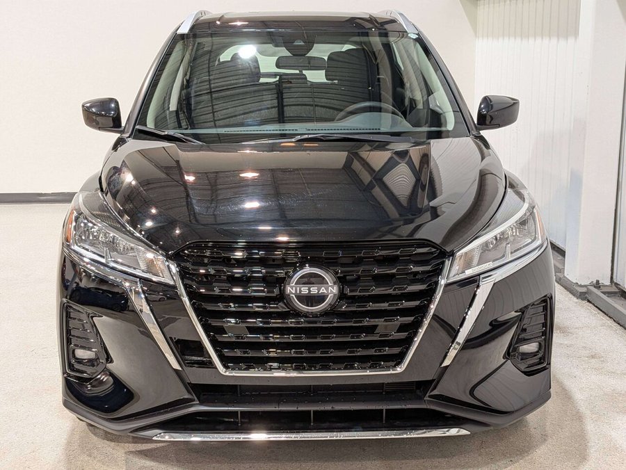 2025 Nissan Kicks Play SV FWD Black