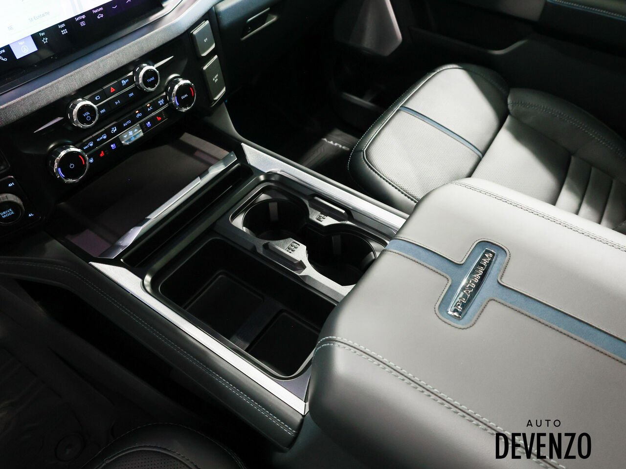 2026 Ford Super Duty F-450 DRW Black Saint-Eustache - photo #20