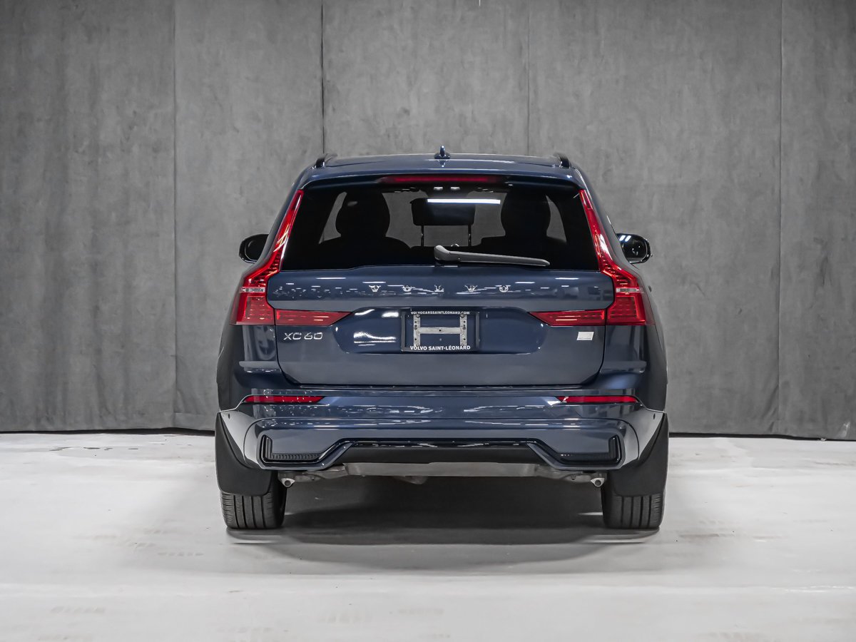 Volvo XC60 Recharge T8 R-DESIGN ADVANCED CLIMAT BOWERS WILKINS 2022 Bleu Montréal - photo #4