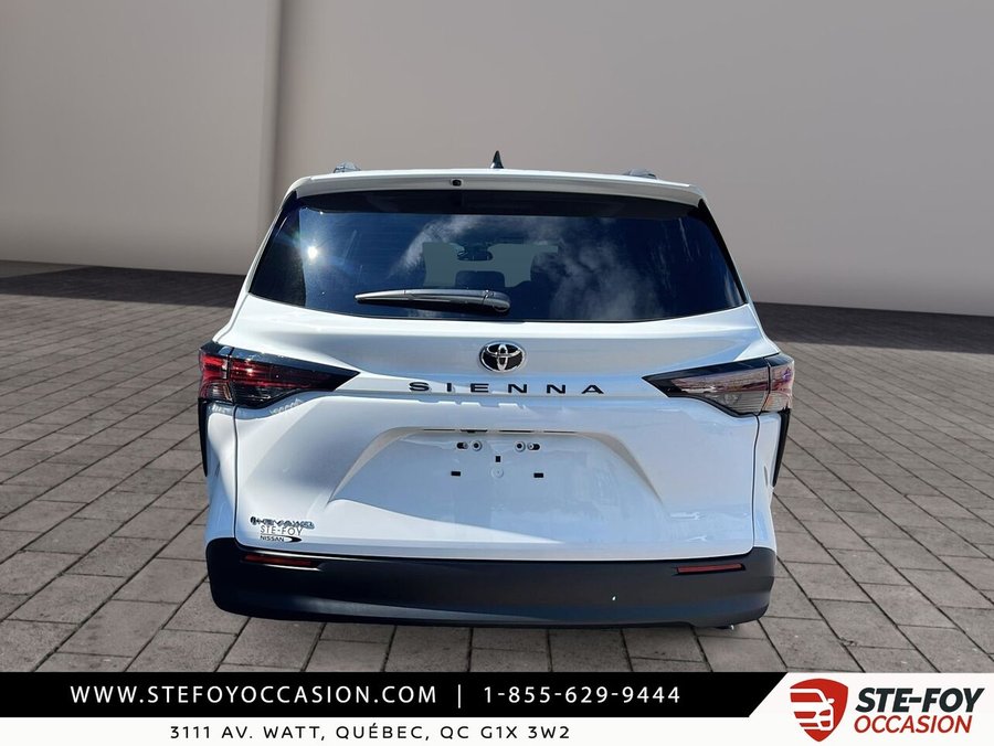 Toyota Sienna LE 8 PASSAGERS 2026 2026 Blanc
