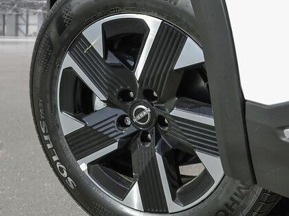2026 Nissan Kicks Aspen White TriCoat/Super Black Blainville - photo #7