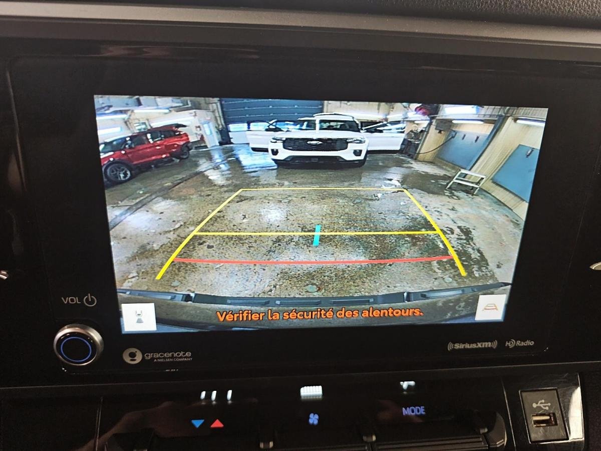 Toyota Tundra 33351B | SR Double Cab 4x4 2022 Noir Val-d'Or - photo #17