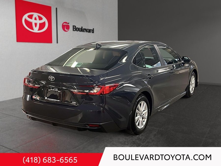 TOYOTA CAMRY SE 2026 Gris