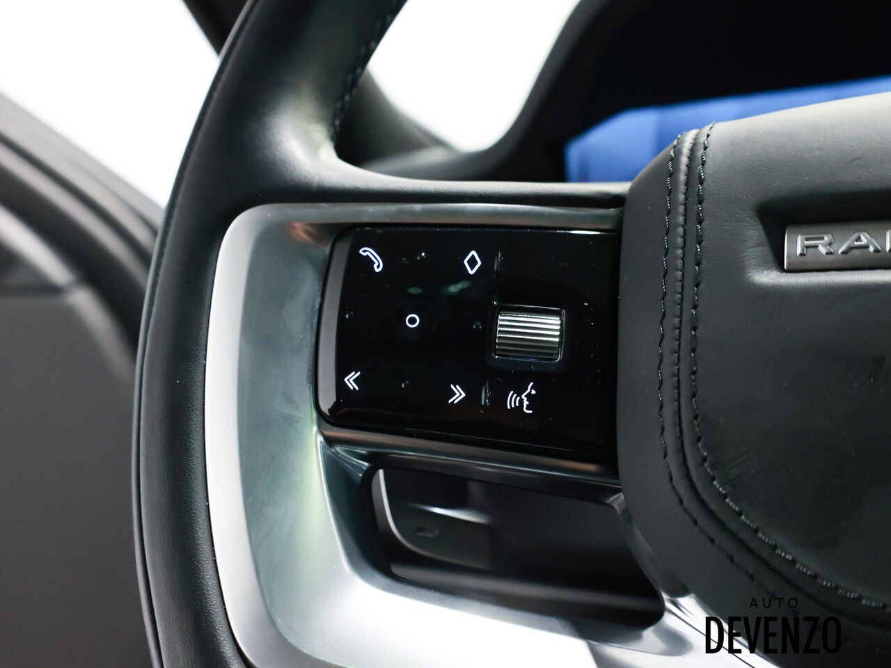 Land Rover Range Rover 2023 Noir Saint-Eustache - photo #11