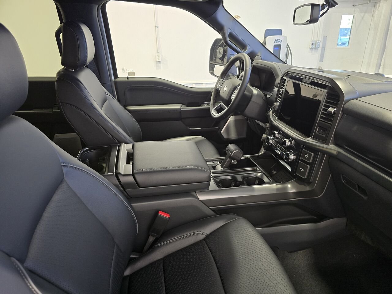 Ford F-150 2026 Blanc astral métallisé trois couches Châteauguay - photo #9