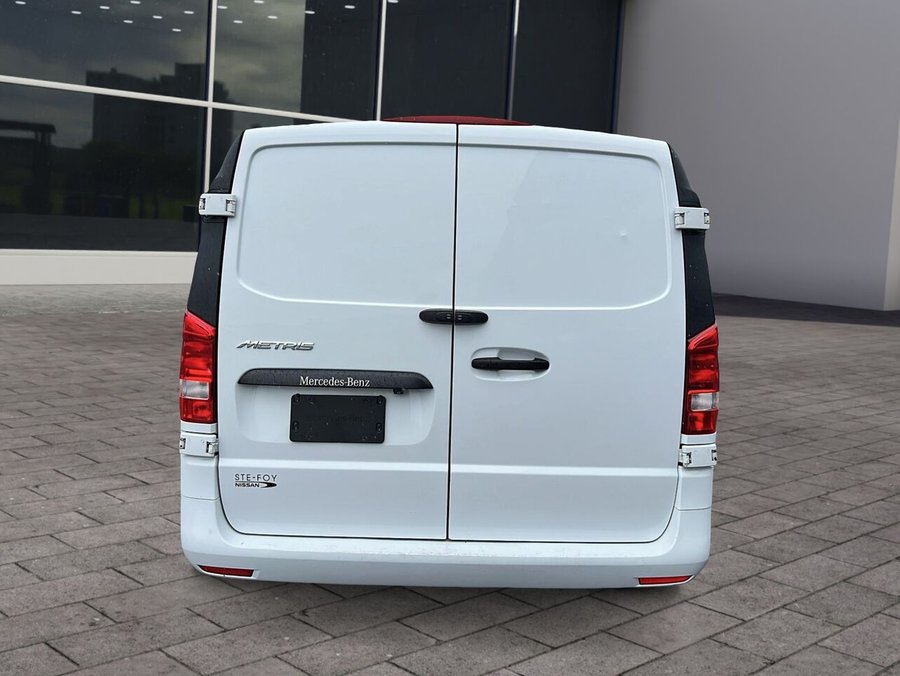 Mercedes-Benz Metris fourgonnette utilitaire Empattement de 135 po 2023 Blanc