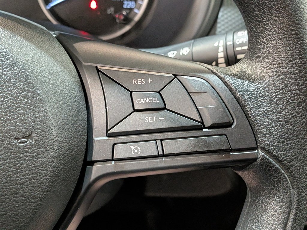 2024 Nissan Kicks S FWD White Val-David - photo #15