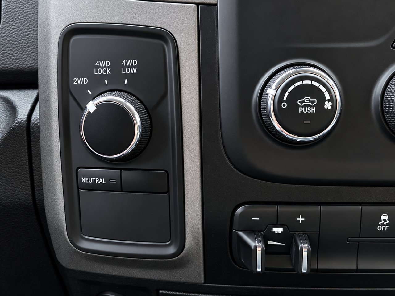 2015 Ram 1500 Hemi Black Granby - photo #16