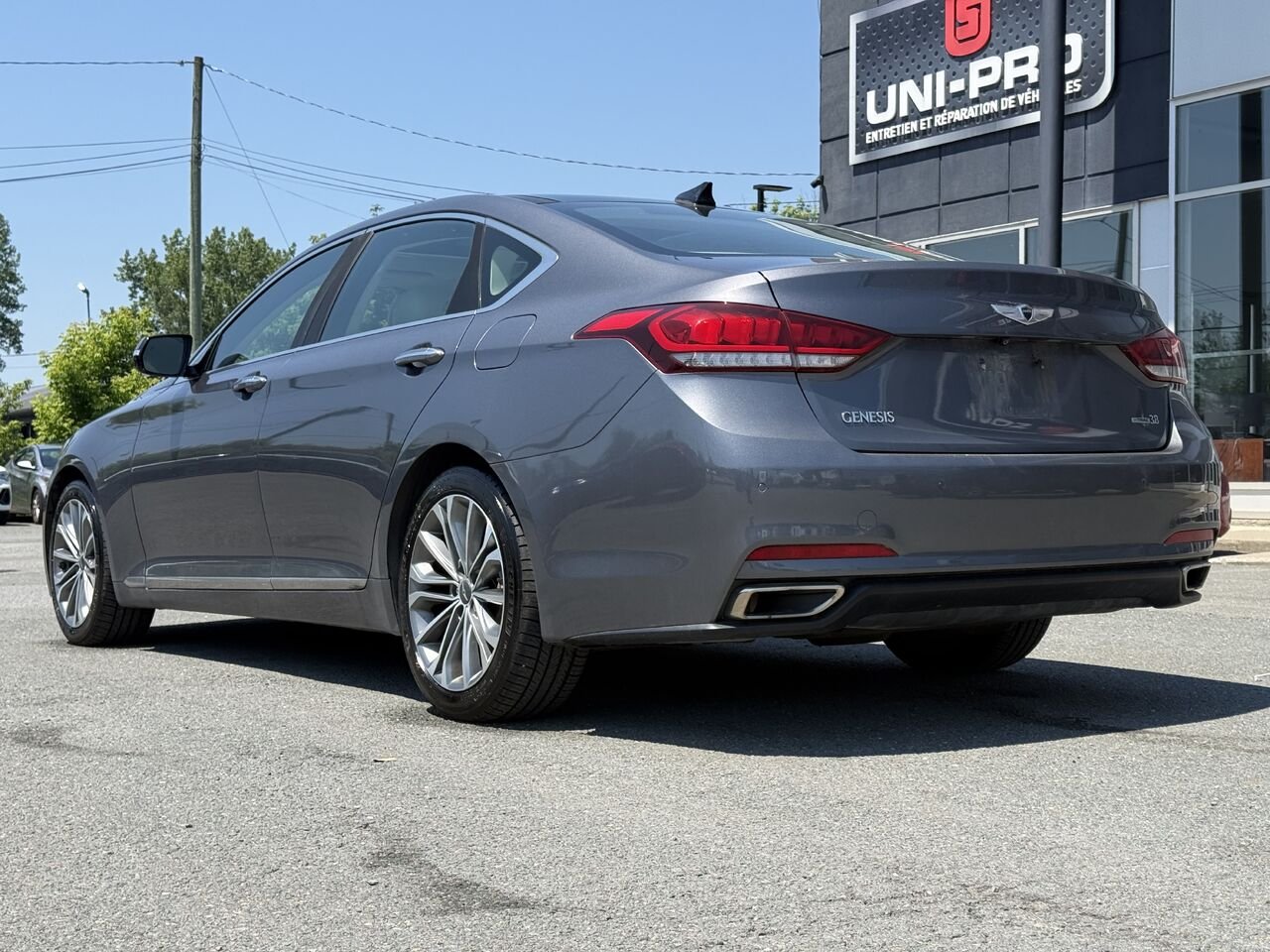 2016 Hyundai Genesis 3.8 Grey Granby - photo #4