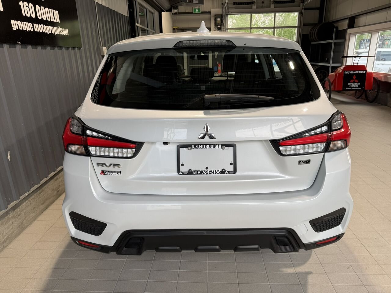 2023 Mitsubishi RVR White Mont-Laurier - photo #2