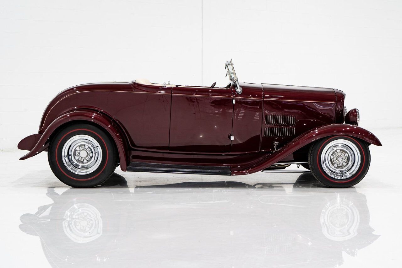 Ford Highboy Lobeck creation spectacular presentation **PRICE IN USD** 1932 Rouge Montréal - photo #28