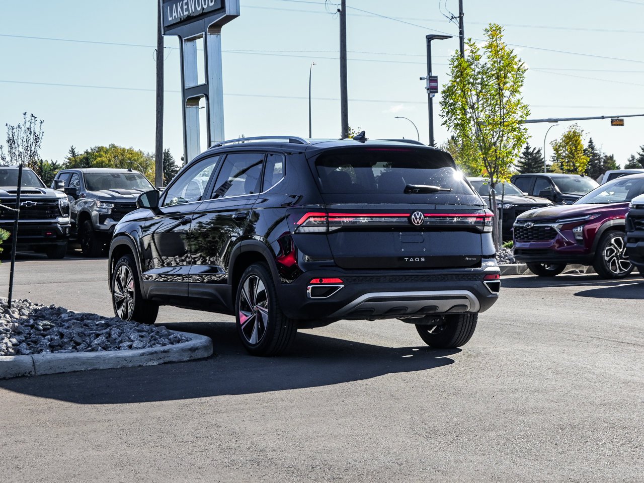 2025 Volkswagen Taos Comfortline 4MOTION Black Sherwood Park - photo #10