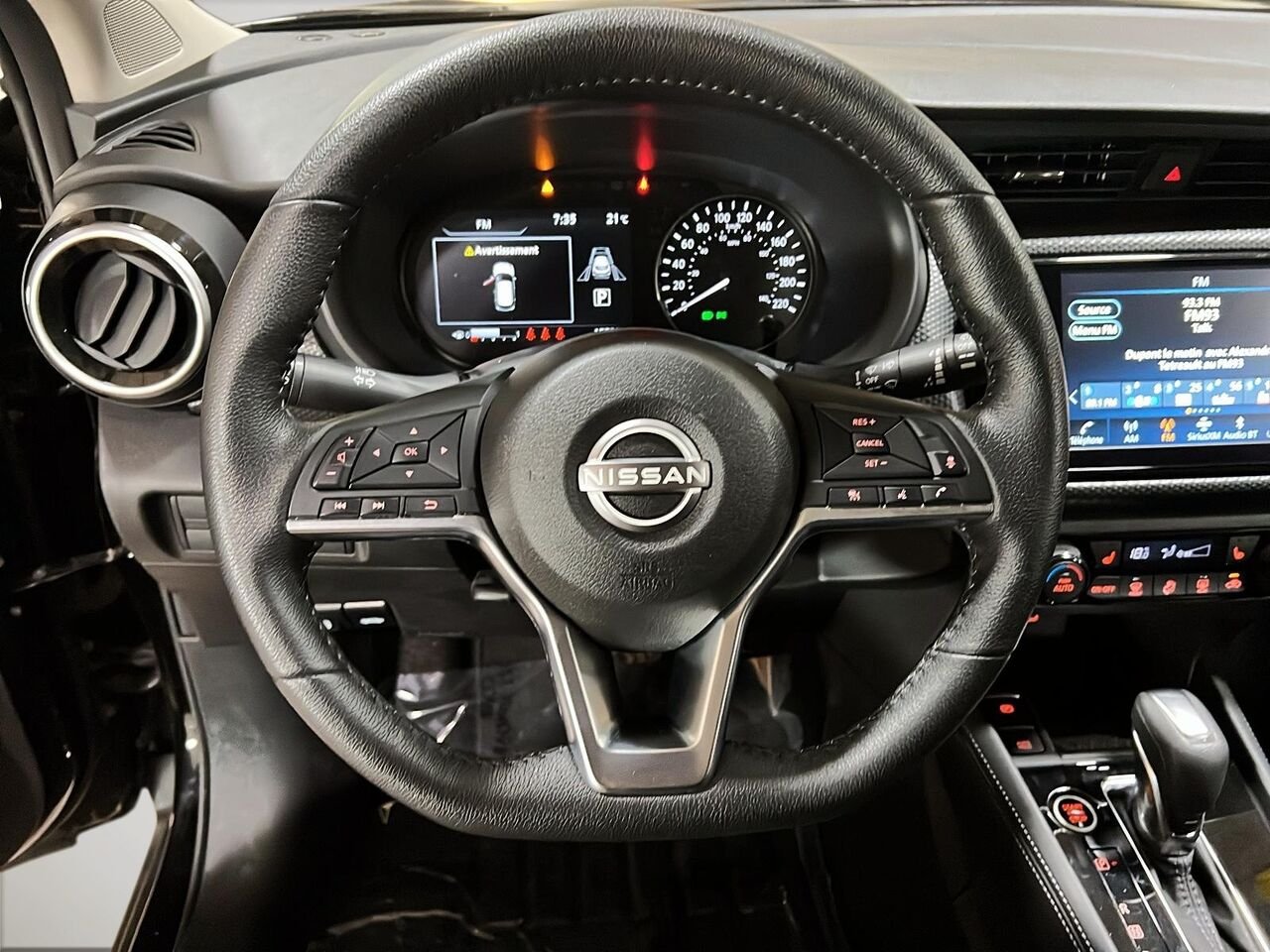 2024 Nissan Kicks SV TA Black Québec - photo #11