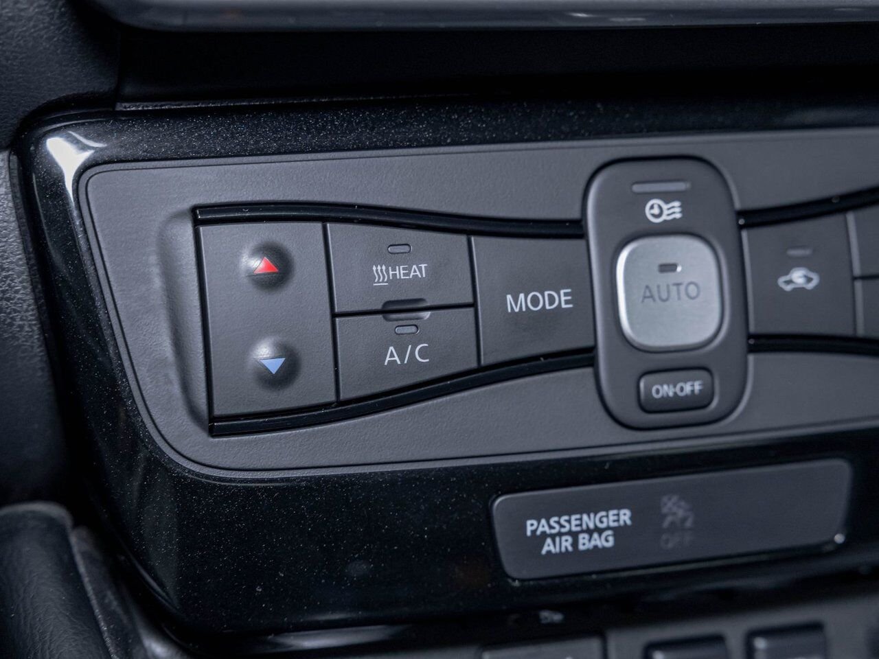 Nissan LEAF SV *NAV* SIÈGES CHAUFF REG ADAPT CARPLAY 2023 Noir Saint-Jérôme - photo #20