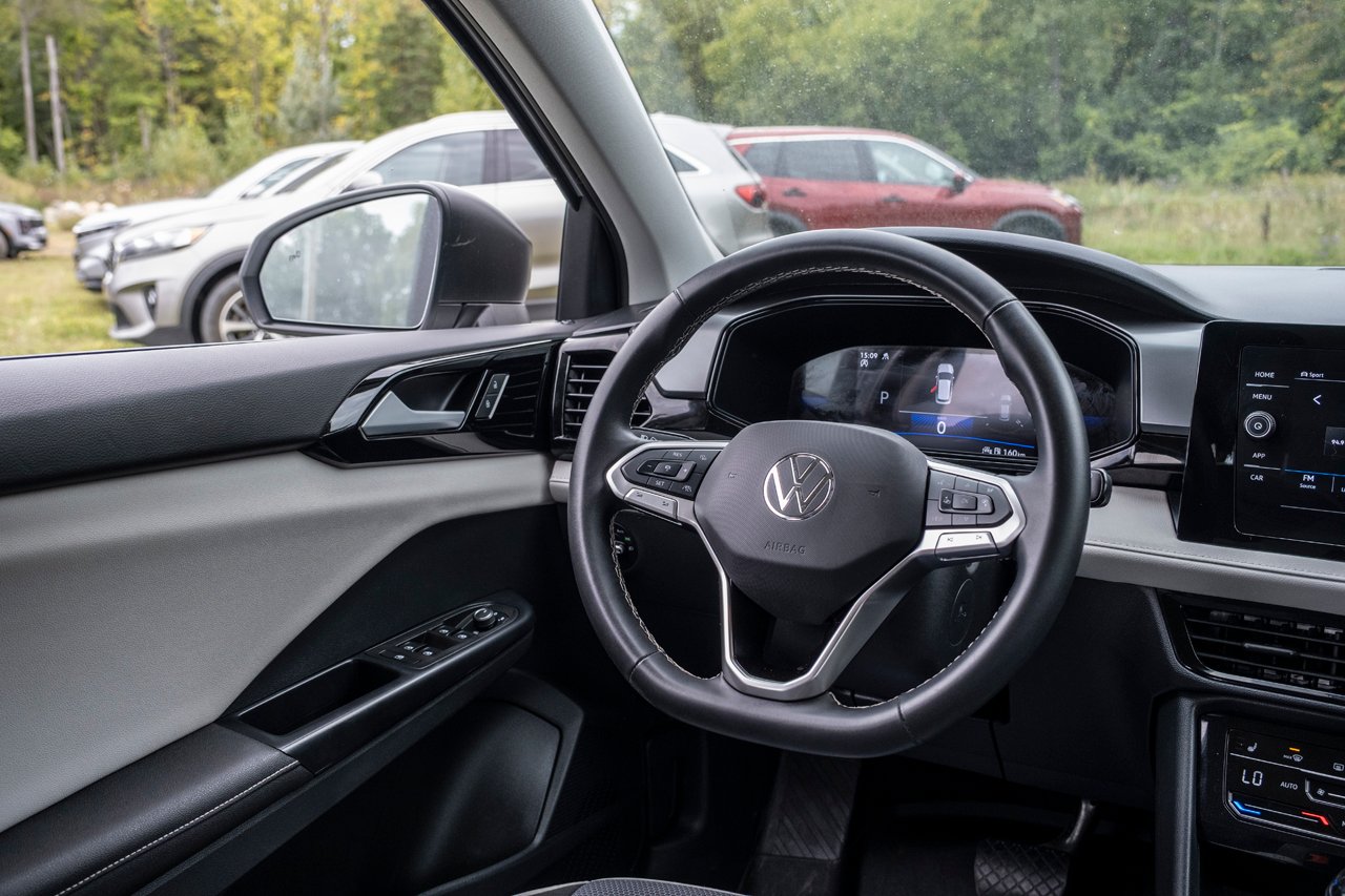 2025 Volkswagen Taos White Gatineau - photo #26