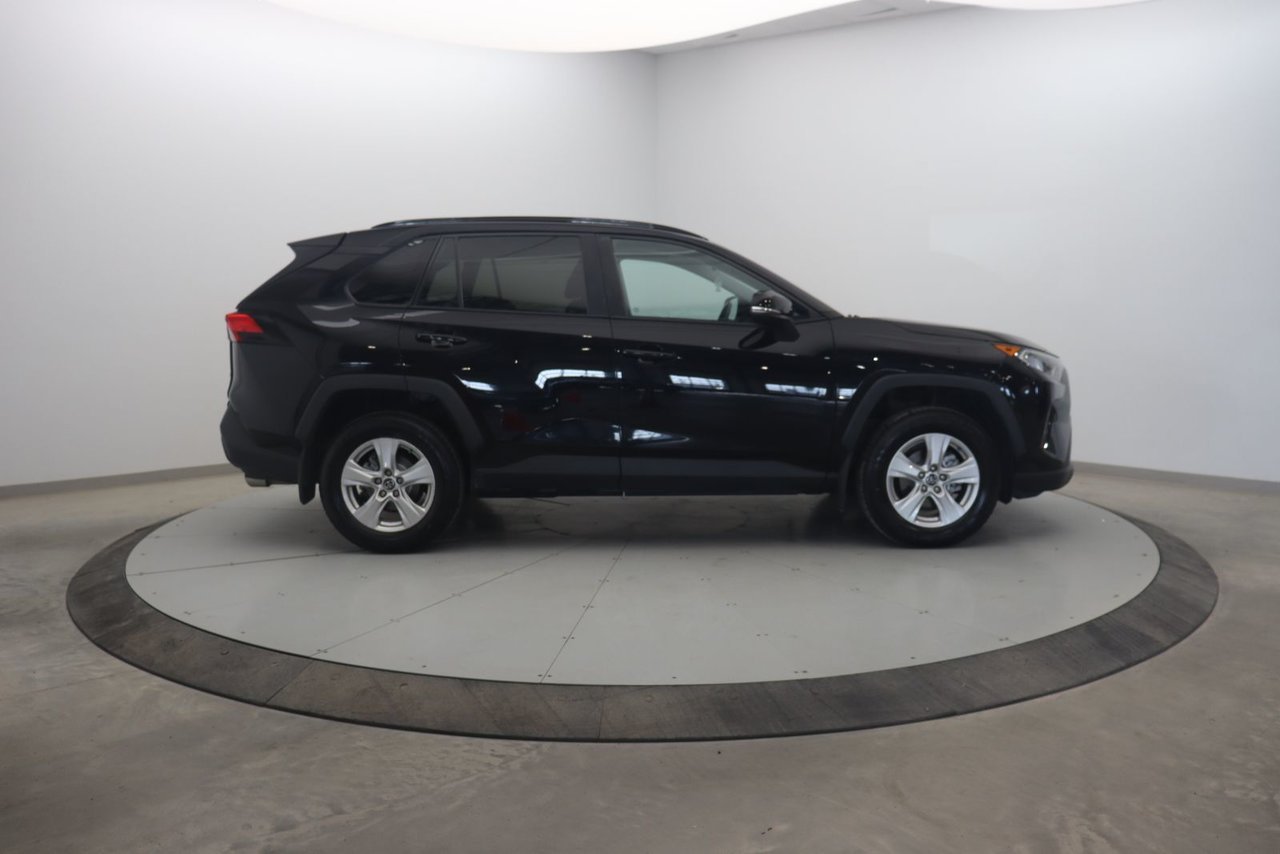 Toyota RAV4 XLE 2019 Noir Baie-Comeau - photo #2