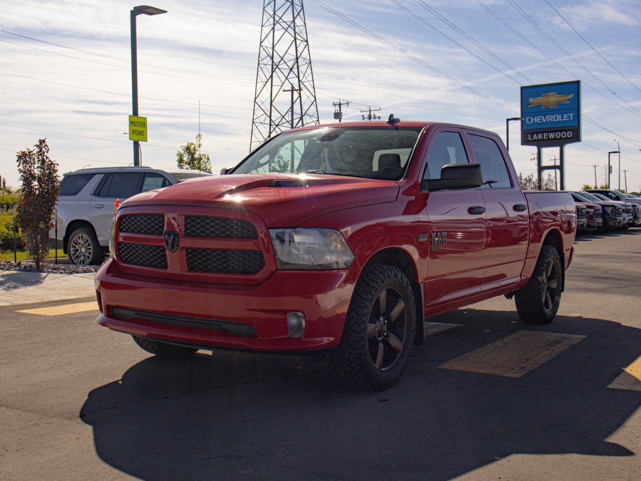 2022 Ram 1500 Classic Express 4x4 Crew Cab 5'7 Box Red Sherwood Park - photo #3