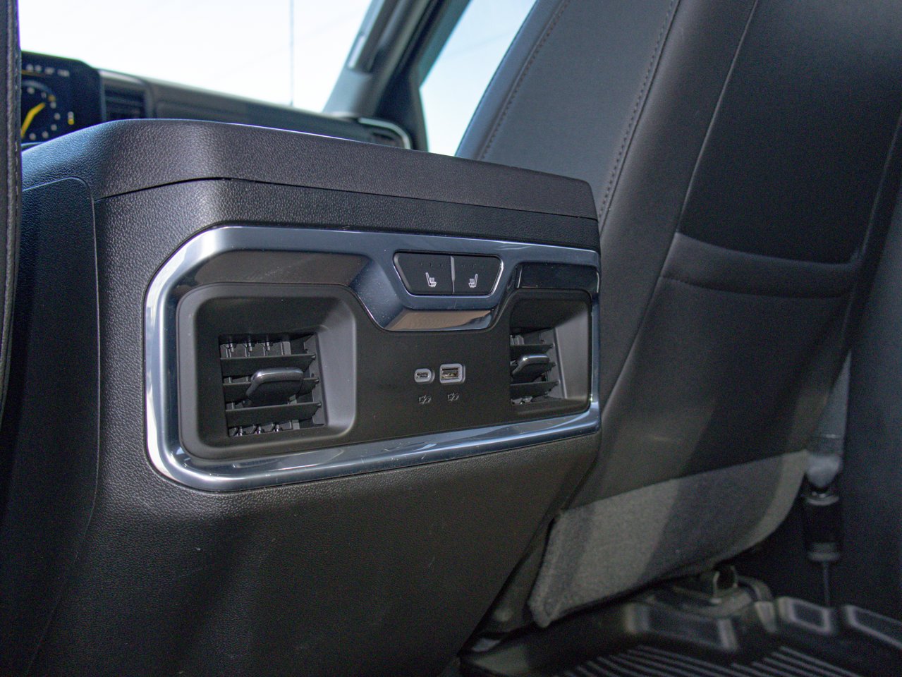 2024 Chevrolet Silverado 3500HD 4WD Crew Cab 159 LTZ White Sherwood Park - photo #34