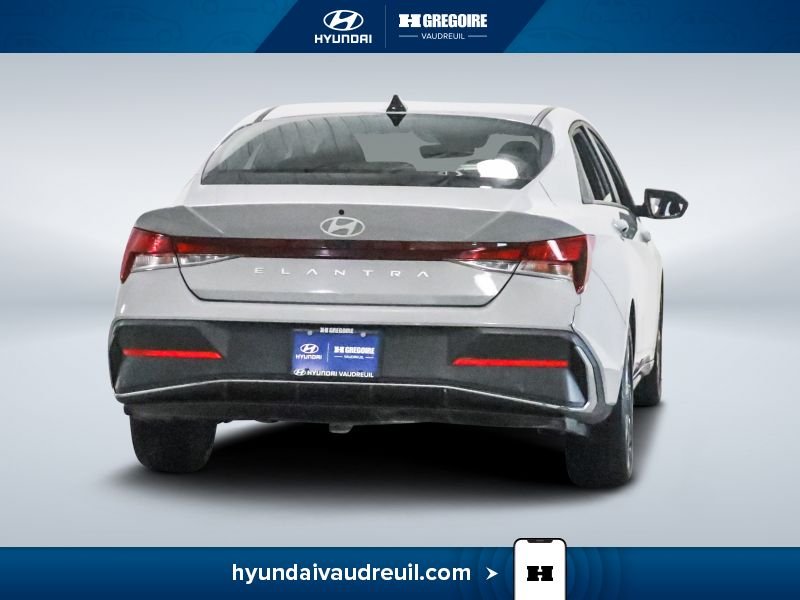 2024 Hyundai Elantra Grey Blainville - photo #10