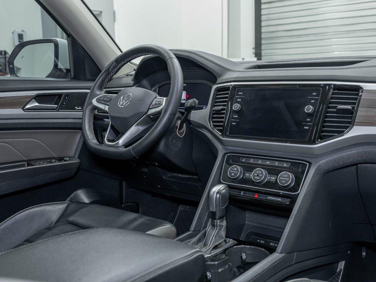 2022 Volkswagen Atlas HIGHLINE 4MOTION *TOIT* NAV SIÈGES VENT FENDER White Saint-Jérôme - photo #27