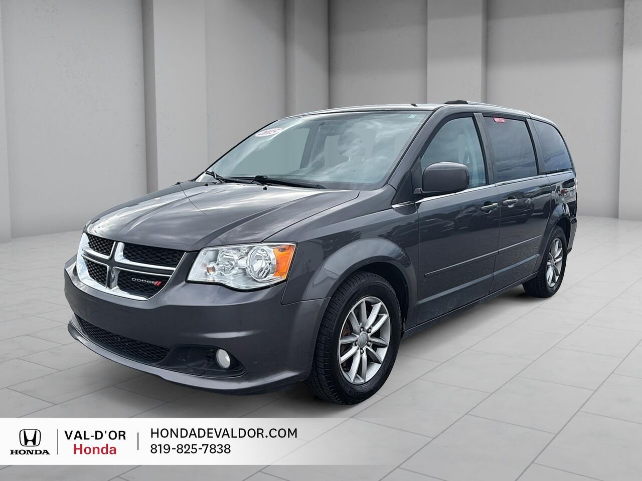 2015 Dodge Grand Caravan SXT Premium Plus fourgonnette de tourisme 4 portes Billet Metallic Val-d'Or - photo #0