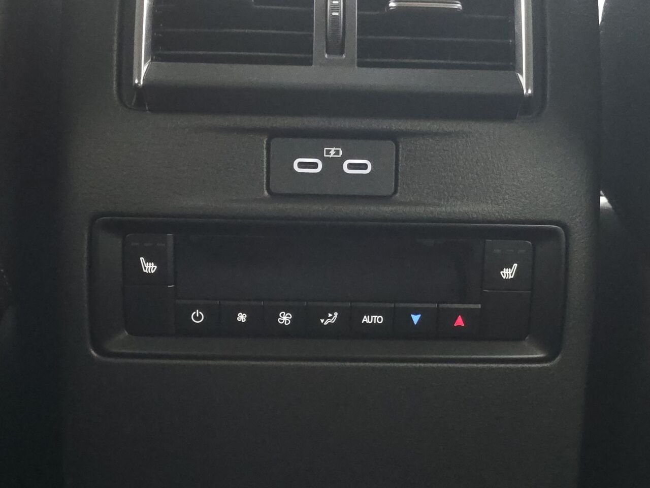 Mazda CX-70 hybride rechargeable GS-L SC TI 2026 Noir de jais mica Val-David - photo #26