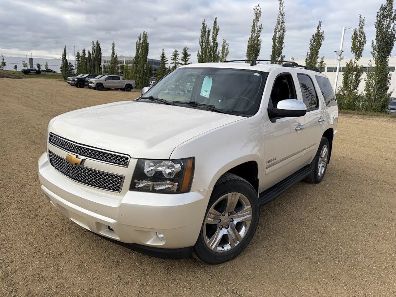 2013 Chevrolet Tahoe 4WD 4dr LTZ White Sherwood Park - photo #2