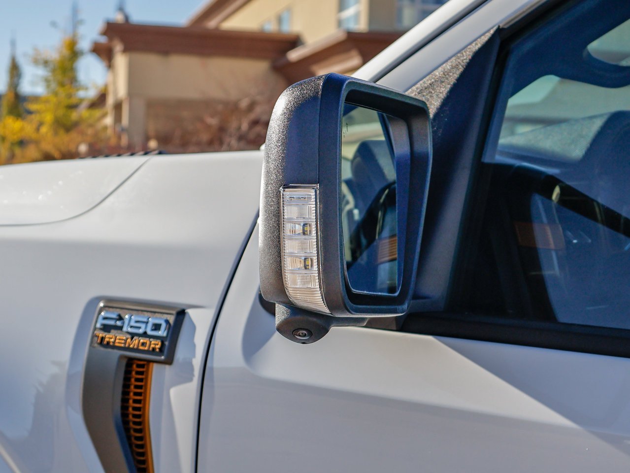 2022 Ford F-150 LARIAT 4WD SuperCrew 5.5' Box White Sherwood Park - photo #7