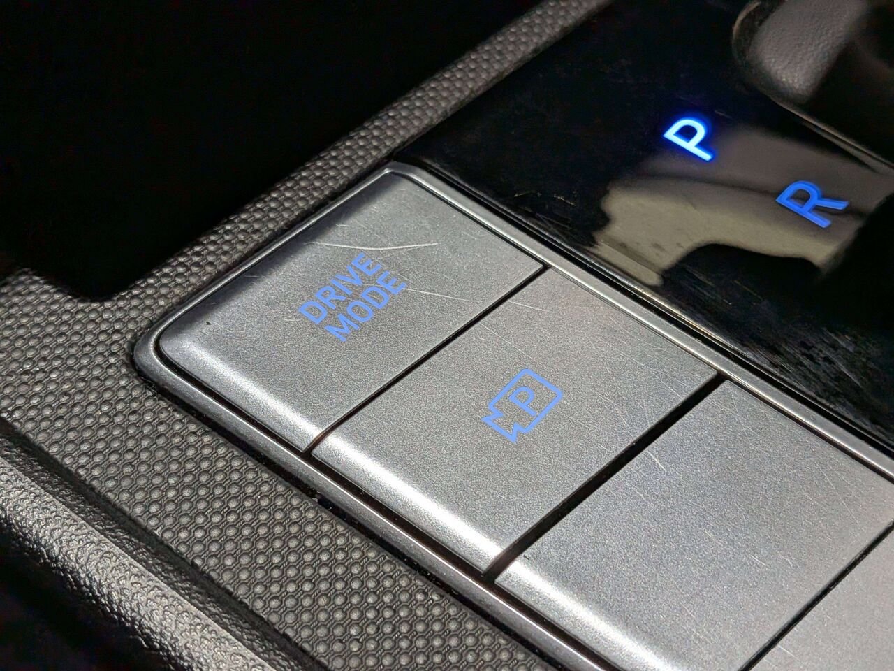 2025 Hyundai Elantra Preferred IVT w/Tech Pkg White Val-David - photo #28
