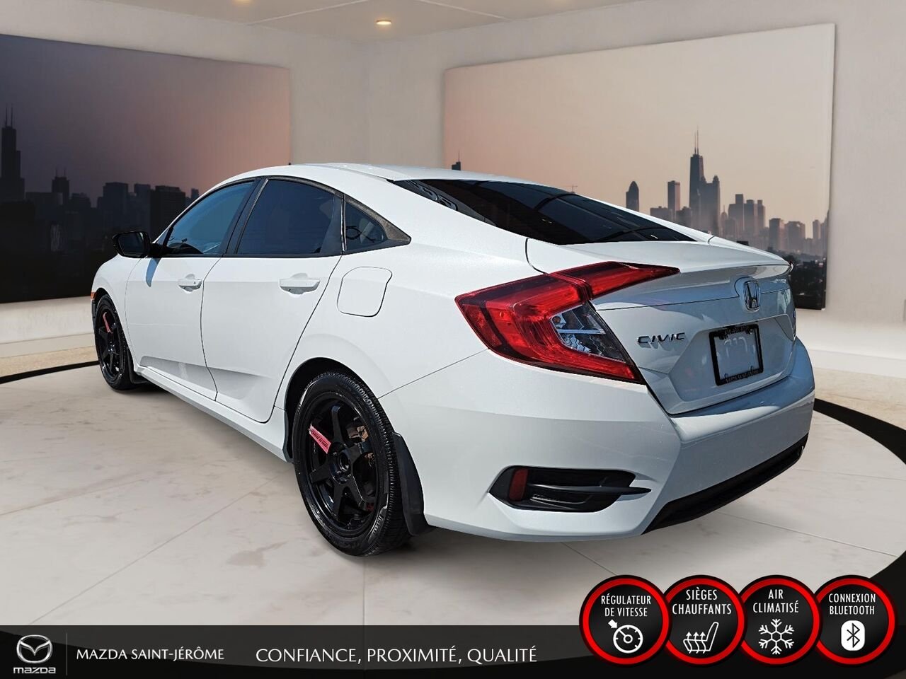 Honda Civic Berline LX | MANUELLE | MAGS NOIR | CARFAX PROPRE 2020 Blanc Saint-Jérôme - photo #8