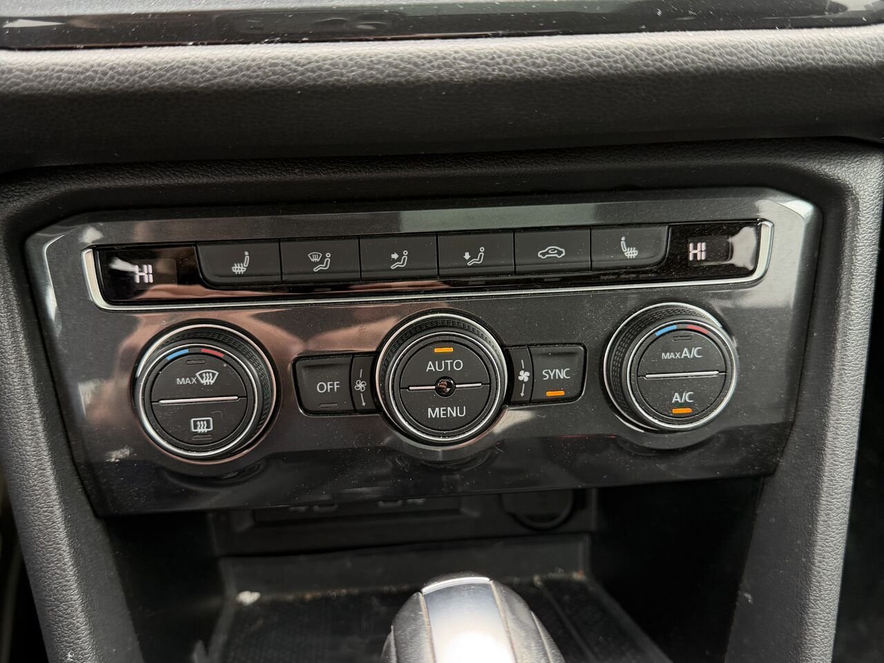 Volkswagen Tiguan jamais accidenté toit ouvrant panoramique un seul propriétaire 2021 Bleu Châteauguay - photo #19