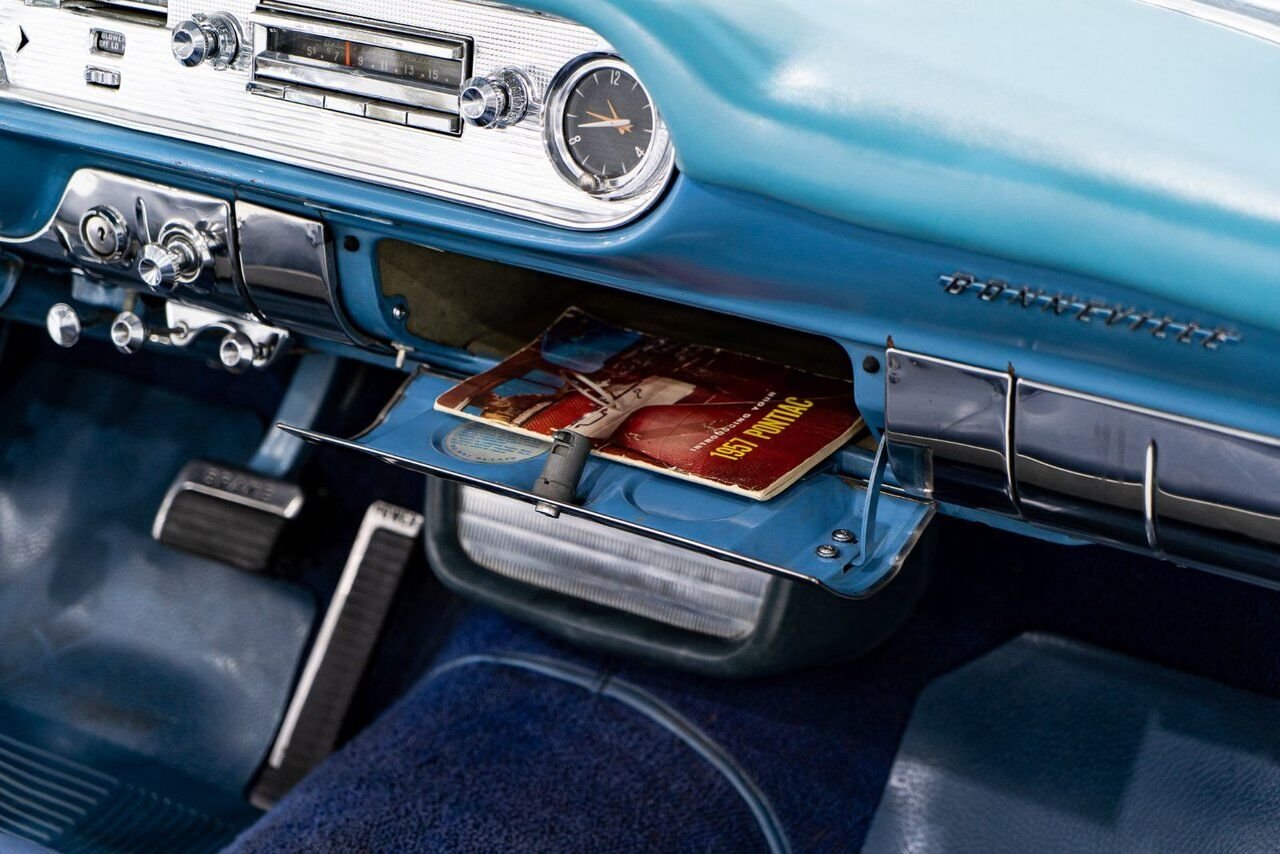 Pontiac Bonneville *PRICE IN USD* Fuel injected 347/315HP 1 of 630 produced 1957 Blanc Montréal - photo #71